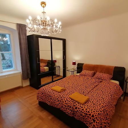 Zagreb Botanical Garden Budget Apartment Exteriör bild