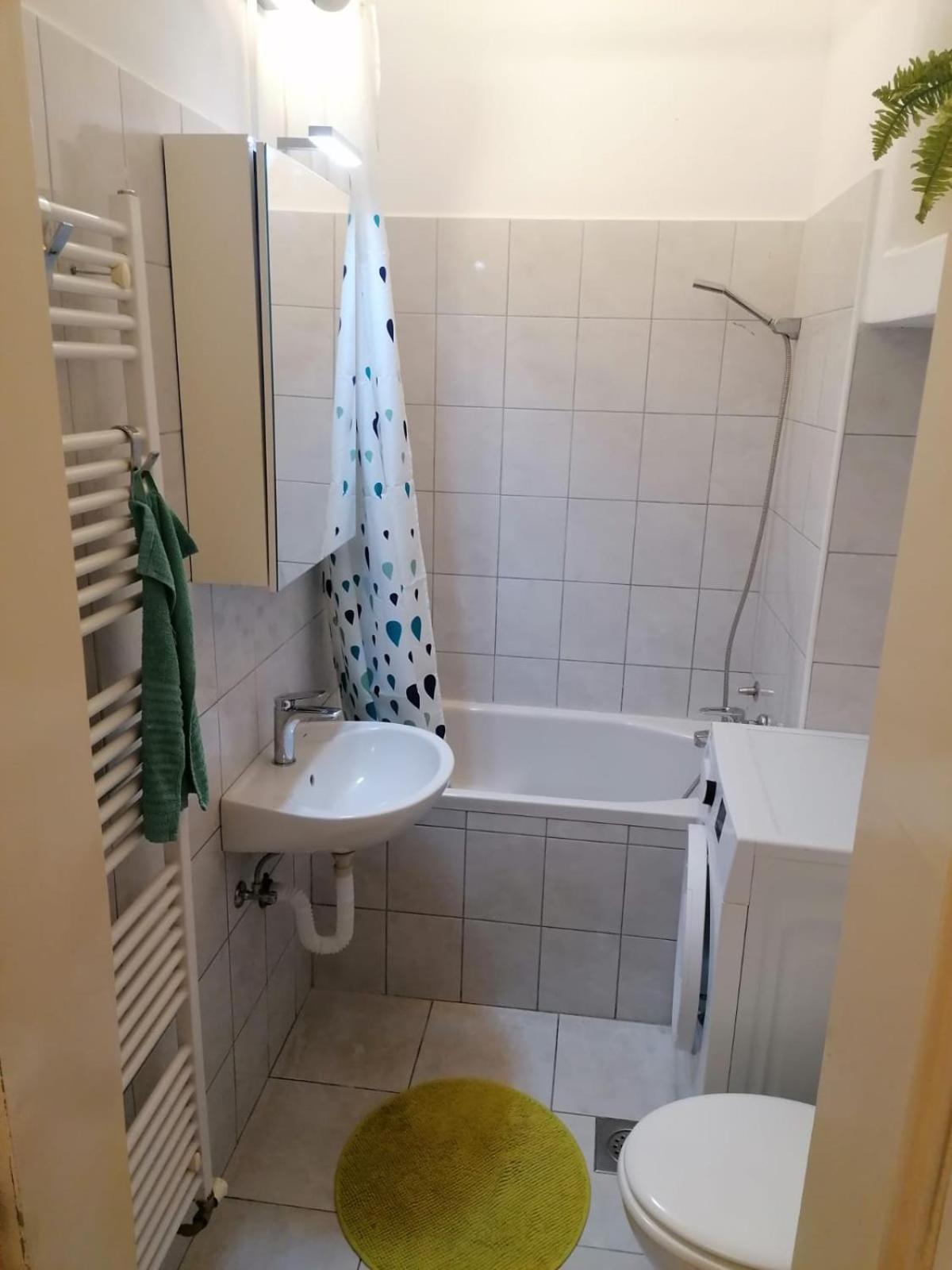 Zagreb Botanical Garden Budget Apartment Exteriör bild